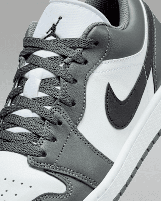 Air Jordan 1 Low Erkek Ayakkabısı. Nike TR